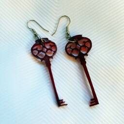 Mombi's Ruby Key - Wee Edition - thumbnail 3