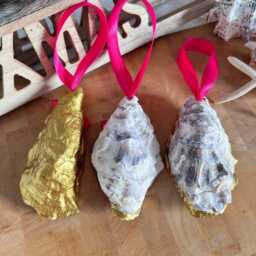 Pink Retro Nutcracker Oyster Shell Ornament. Gold & Cerise Handcrafted Christmas Bauble - thumbnail 3