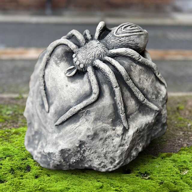 Concrete Spider Sculpture Creepy Garden Ornament Cement Statue Gothic Decoration Stone Insect Figurine Outdoor Halloween Decor - image 1