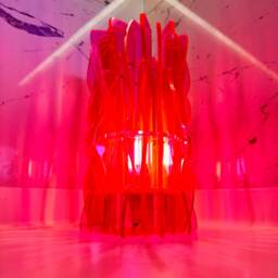 Neon Pink Acrylic Table Lamp Abstract Wavy Design - E14 - thumbnail 3
