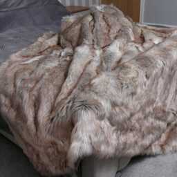 Handmade Faux Fur Throw White & Grey Fleck, Peach Suedette Lining - thumbnail 2