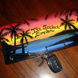 It's 5 O'clock Somewhere Key Holder - thumbnail 2