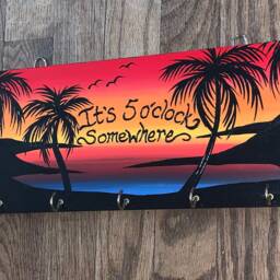 It's 5 O'clock Somewhere Key Holder - thumbnail 3