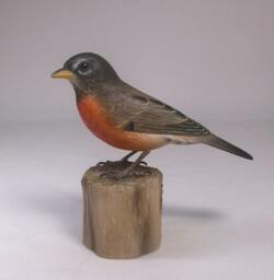 5-5/8 Inch American Robin Hand Carved & Painted Wooden Bird - thumbnail 2
