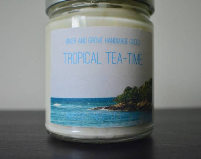 Hibiscus, Pinapple & Lime Soy Candle - image 1