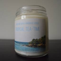 Hibiscus, Pinapple & Lime Soy Candle - thumbnail 4