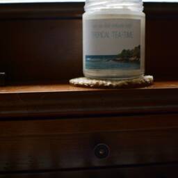 Hibiscus, Pinapple & Lime Soy Candle - thumbnail 2