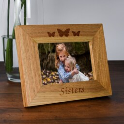 Personalised Sisters Wooden Oak Effect Photo Frame Laser Engraved Butterfly Design Gift For Sister Birthday Christmas Present - thumbnail 3
