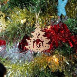 Wooden Nativity Scene Christmas Tree Decoration - Beautiful Xmas Ornament in Oak, Walnut Cherry Wood Or Silver, Gold, Red, Green Glitter - thumbnail 2