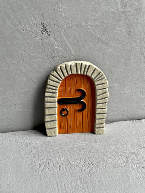 Castle Door Figurine - Garden Ornament Polyresin Figurines Terrarium Supplies Stunning Ornaments Decoration Fairy Homes - image 1