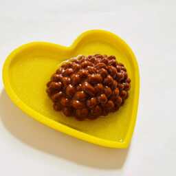 Mini Baked Beans Heart Wall Hanging /Dopamine D??cor/Fake Food/Kitchen D??cor/Food D??cor/Pop Art/Maximalist D??cor/Funny Art/ Unique Gift - thumbnail 3
