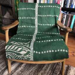 Sale Kantha Throw - Red Spots With Black Scroll Design. Reverse Bottle Green Leaf Batik Design Unique, One Of A Kind - thumbnail 3