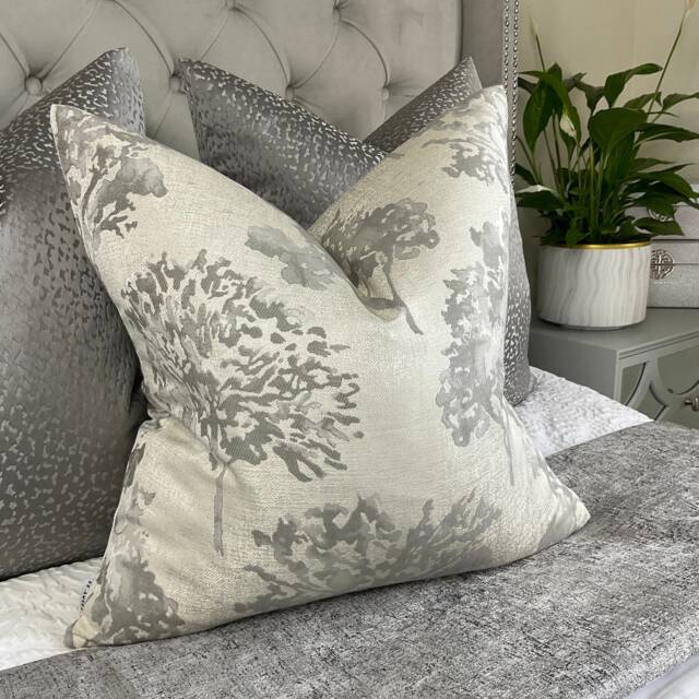 Modern Cushion Cover Pillow Size 18 - image 1