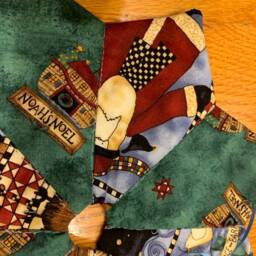 Christmas Tree Skirt, 11 Inch Diameter, Table Top, Tiny, Noah's Ark, Santa, Debbie Mumm, Small, Quilted - thumbnail 3
