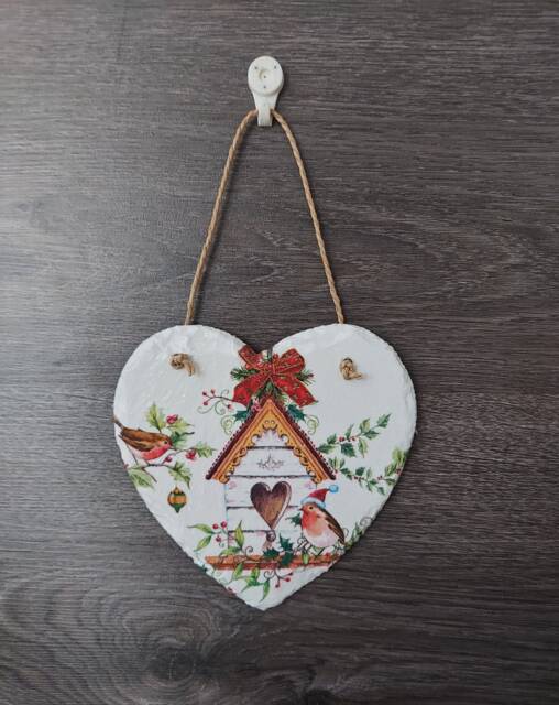 Robin Birdhouse Slate Heart Plaque Christmas Wall Decor - image 1