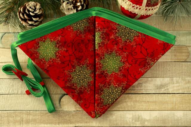 Red & Green Christmas Bunting Mandala Festive Garland - image 1
