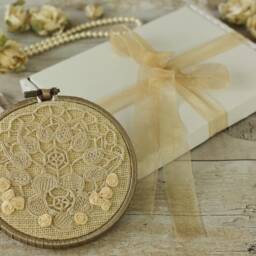Farmhouse Wall Hanging Burlap & Lace Embroidery Hoop, Rustic Home Decor - thumbnail 4