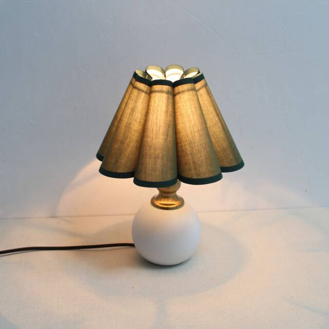 Handmade Scallop Moss Green Fabric Table Lamp With Ceramic Base-50# - image 1