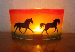 "Beautiful Glass Fused ""Horse" - thumbnail 1