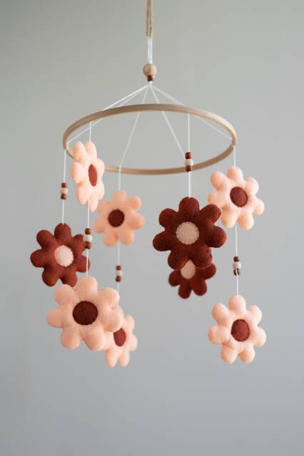 Crib Mobile Daisy, Felt Flower Decor, Expecting Mom Gift, Nursery - image 1