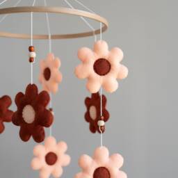 Crib Mobile Daisy, Felt Flower Decor, Expecting Mom Gift, Nursery - thumbnail 3
