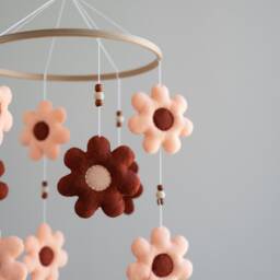 Crib Mobile Daisy, Felt Flower Decor, Expecting Mom Gift, Nursery - thumbnail 4