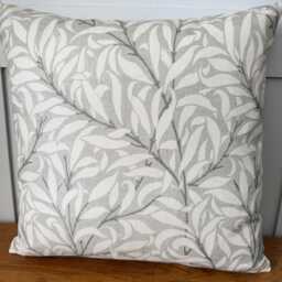 William Morris Willow Bough Grey/Green Fabric 16 - thumbnail 2