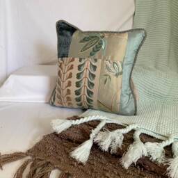 Designers Guild Pillow Cover Mineral Green Silk Velvet With Gold Trim - thumbnail 3