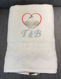 Swan Bath Towel - thumbnail 1