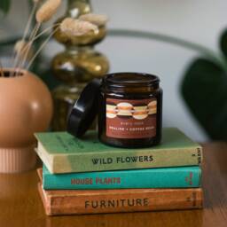 Hand-Poured Soy Candle - Praline + Coffee Bean Scent Roast Chestnuts & Ginger Autumnal Home Fragrance Gift For Lovers Uk-Made - thumbnail 2