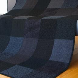 Dark Heart Throw Size Quilt - Made To Order - thumbnail 4