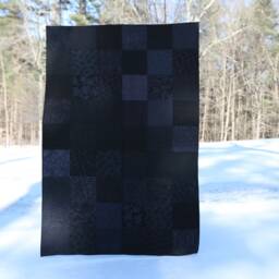 Dark Heart Throw Size Quilt - Made To Order - thumbnail 3