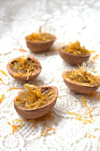 Summer Wedding Candles Beeswax Floral Floating Candle Favors Decor Centerpiece Tea Light Party Petals Walnut Shell 5 Pcs Gift - image 1