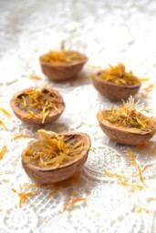 Summer Wedding Candles Beeswax Floral Floating Candle Favors Decor Centerpiece Tea Light Party Petals Walnut Shell 5 Pcs Gift