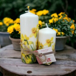 Set Of 2 Daffodil Tall Pillar Candles, Themed Candle Gift Set, Mothers Day Home Decorations - thumbnail 2