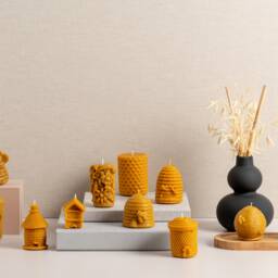 Round Beehive Beeswax Candle - Natural Christmas Holiday Decor - thumbnail 3