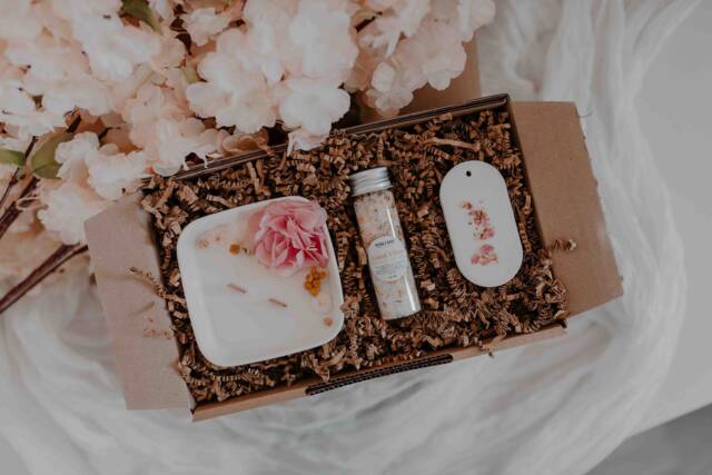 Customizable Gift Box/Scented Flower Candle Bath Salts Well-Being Fondant Mother's Day - image 1