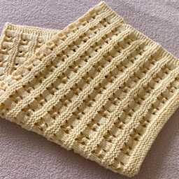Pretty Hand Knitted Baby Blanket ~ Lightweight/Easy Care Acrylic - thumbnail 2