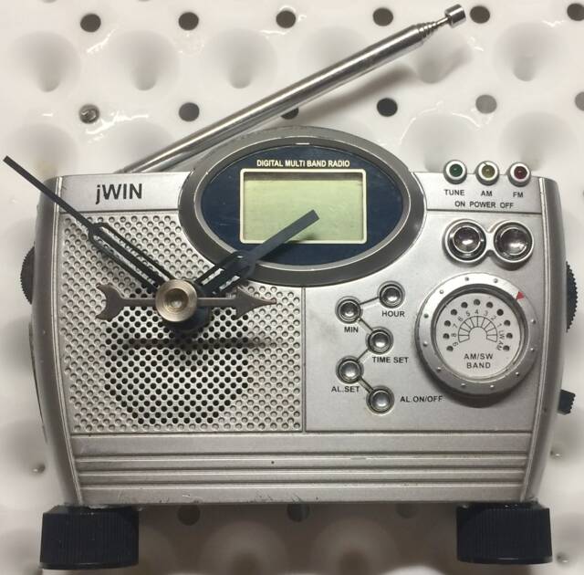Jwin Jx-M16 Multiband Radio Clock - Conclocktion - image 1