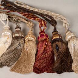 Luxury Curtain Tassel Tieback - Elegant Drapery Holdback Classic Window Tie Back Decorative Accessory - thumbnail 2