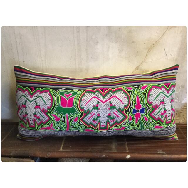 Tribal White Thai Textile Woolen Cotton Pillow Cover in The Centre Of Vietnam - image 1
