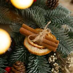 Big Dried Flower Fruit Pine Cone Christmas Wreath With Nice Smell For Home Decor Frontdoor & Indoor - thumbnail 2