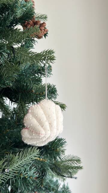 Felted Scallop Christmas Ornament, Wool Tree Hanging Decoration - image 1