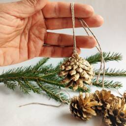 Pine Cone Christmas Tree Gold Ornaments, Set Of 10 Real Pinecones Eco-Friendly Handmade Decor - thumbnail 3