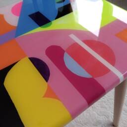 Funky Abstract Resin Side Table, Pop Art Painted Accent Coffee Table - thumbnail 4