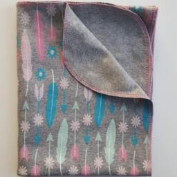 Feather Baby Blanket & Newborn Hat Set. Take Home Photo Prop. Shower Gift. Swaddle Blanket - thumbnail 3