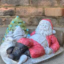 Relaxing Santa Claus Statue Concrete Holiday Figurine Christmas Garden Decoration Indoor Sculpture Handmade Xmas Ornament Gift - thumbnail 2