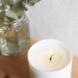 Personalised Grandma Bee Candle Engraved Scented Gift - thumbnail 2