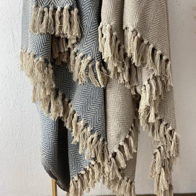 Extra-Large 100% Soft Cotton Throws in A Timeless Chevron Pattern With Fringed Edge 230cm X 255cm - image 1