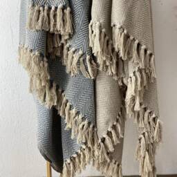 Extra-Large 100% Soft Cotton Throws in A Timeless Chevron Pattern With Fringed Edge 230cm X 255cm